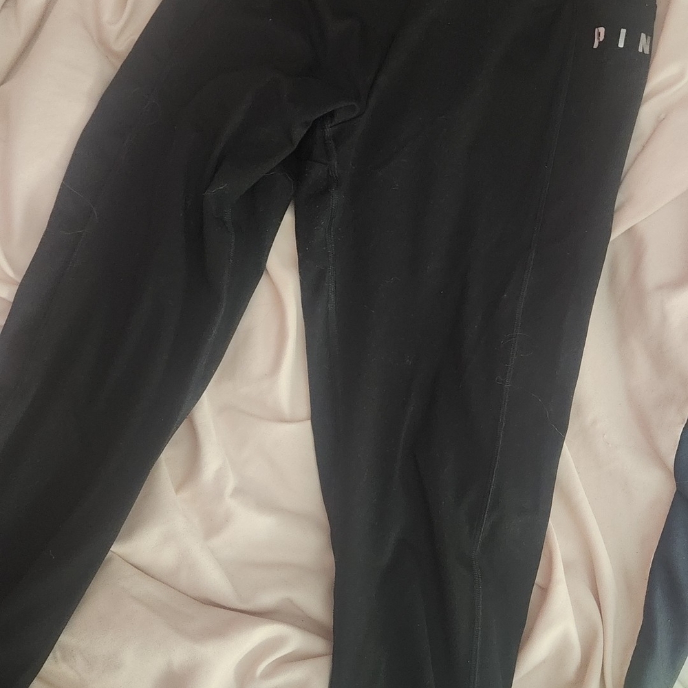 Black Leggings VS Pink ♡